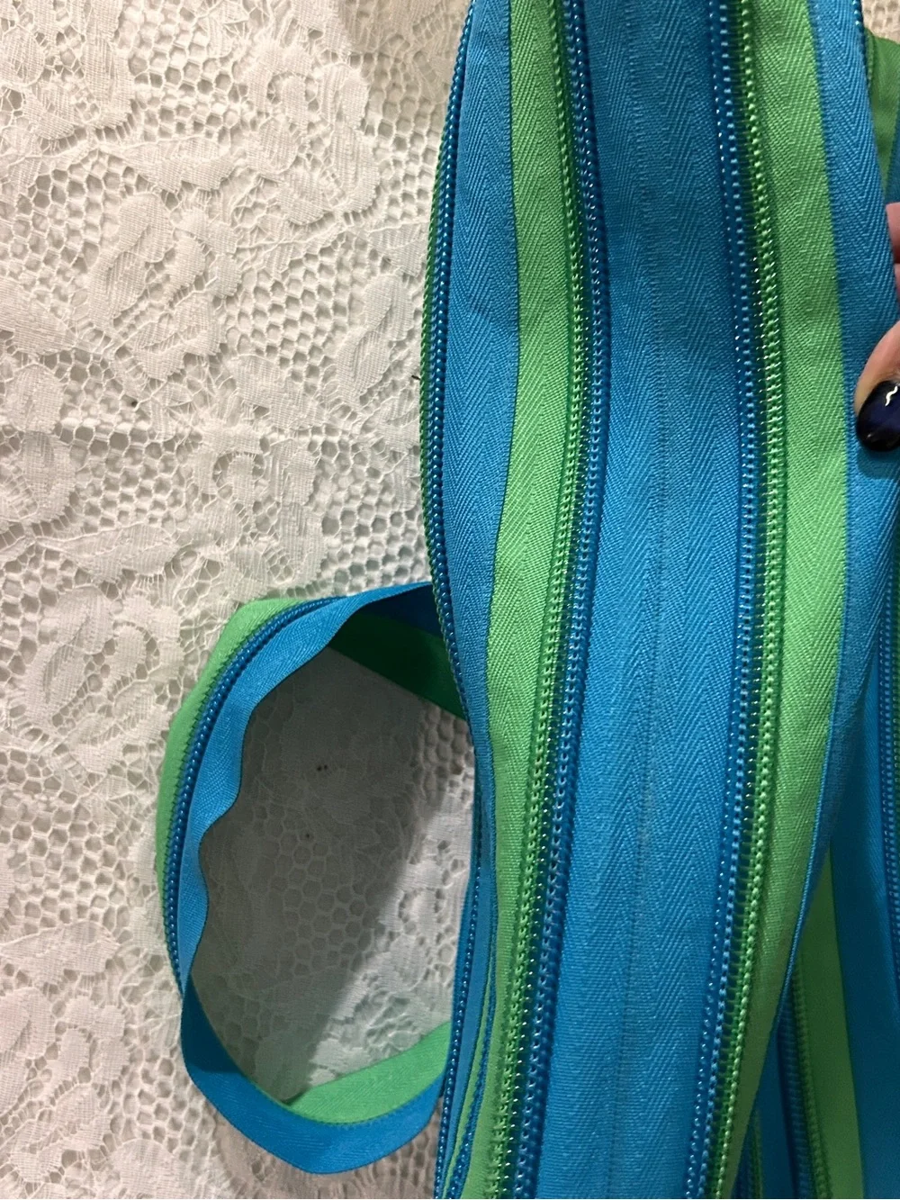 ZIP IT Green & Blue ZIPPER Shoulder Bag with Adjustable Strap FREE BAG CHARM - Picture 6 of 11